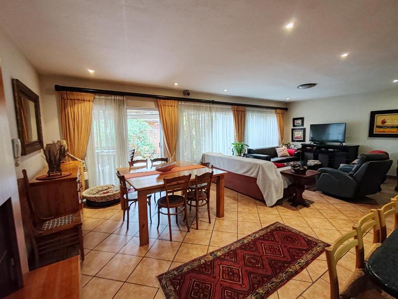 5 Bedroom Property for Sale in Amberfield Glen Gauteng