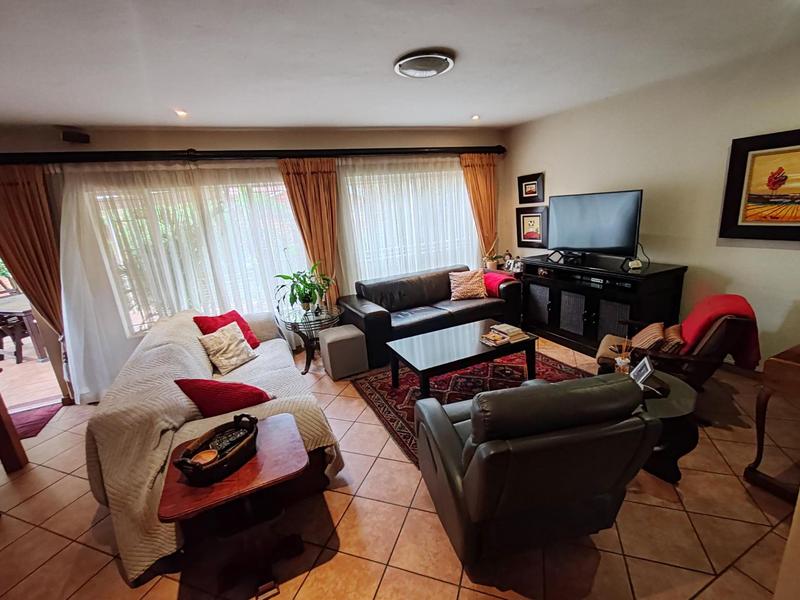 5 Bedroom Property for Sale in Amberfield Glen Gauteng