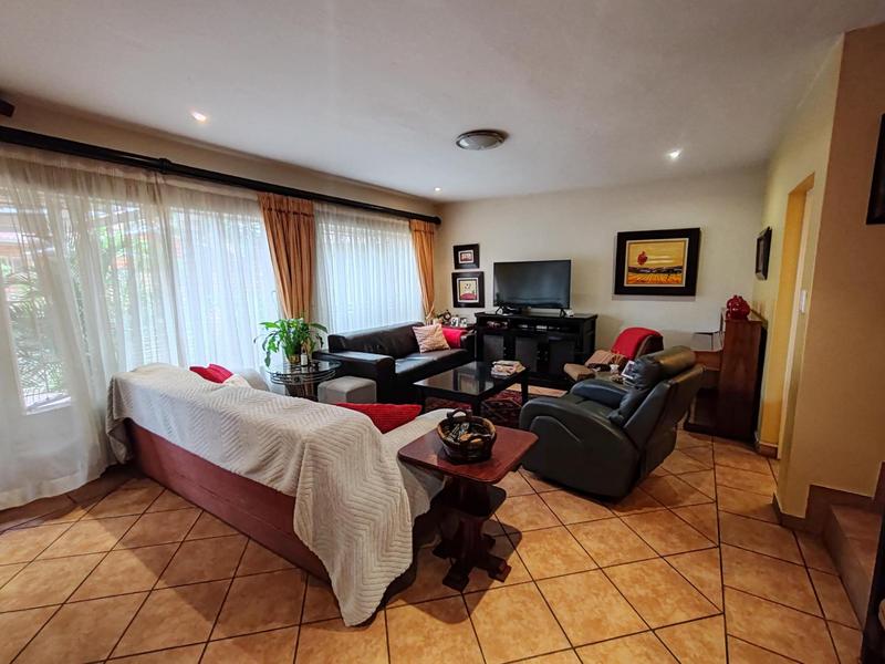 5 Bedroom Property for Sale in Amberfield Glen Gauteng