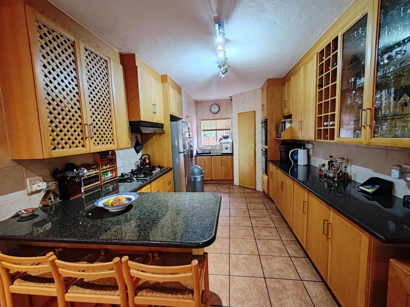 5 Bedroom Property for Sale in Amberfield Glen Gauteng
