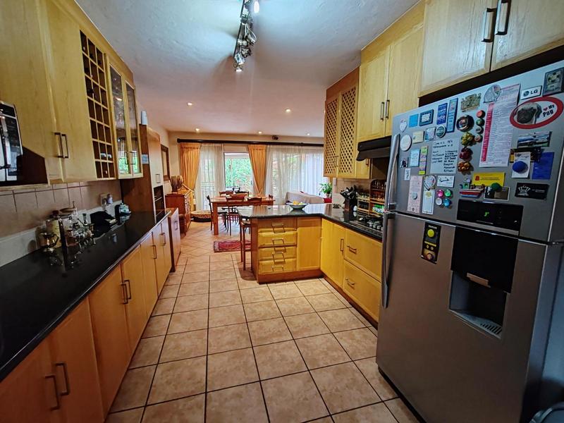 5 Bedroom Property for Sale in Amberfield Glen Gauteng