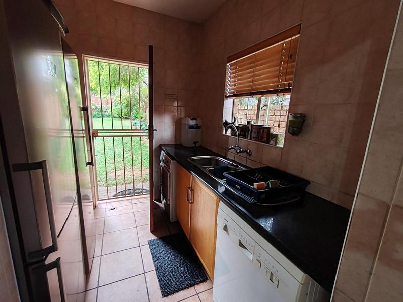 5 Bedroom Property for Sale in Amberfield Glen Gauteng