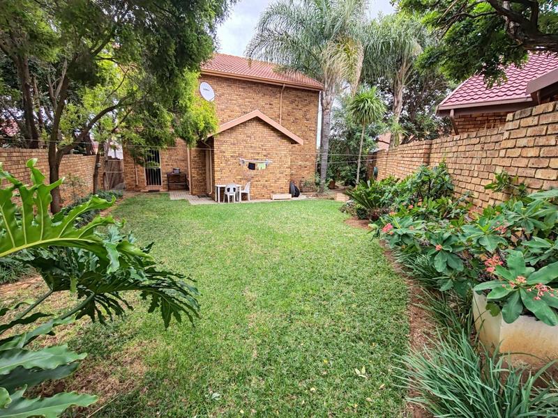 5 Bedroom Property for Sale in Amberfield Glen Gauteng