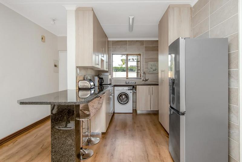 To Let 2 Bedroom Property for Rent in Sandown Gauteng