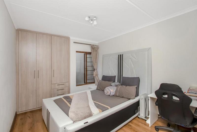 To Let 2 Bedroom Property for Rent in Sandown Gauteng