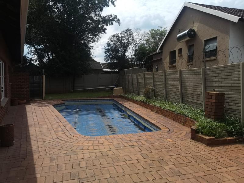 3 Bedroom Property for Sale in Dersley Gauteng