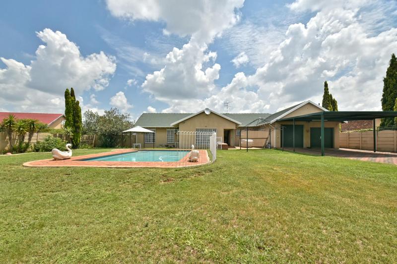 5 Bedroom Property for Sale in Brackenhurst Gauteng