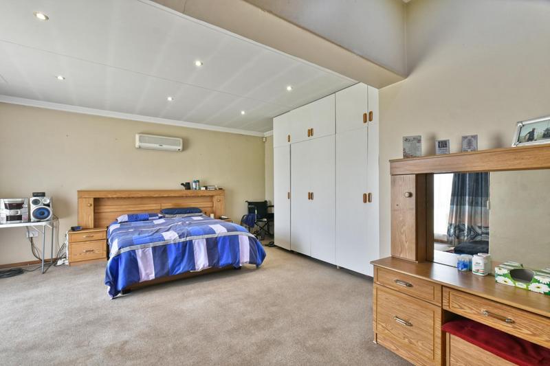 5 Bedroom Property for Sale in Brackenhurst Gauteng
