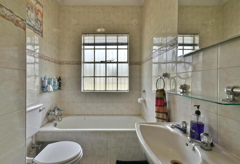 5 Bedroom Property for Sale in Brackenhurst Gauteng