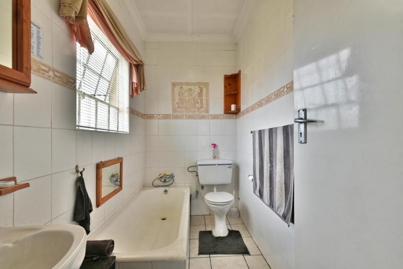 5 Bedroom Property for Sale in Brackenhurst Gauteng