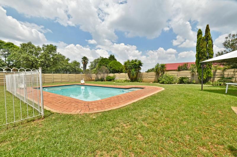 5 Bedroom Property for Sale in Brackenhurst Gauteng