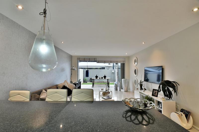 1 Bedroom Property for Sale in Morningside Gauteng