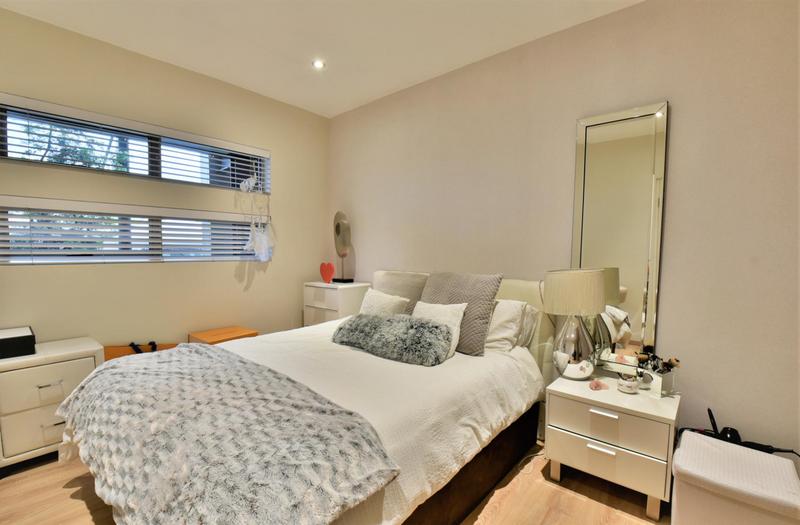 1 Bedroom Property for Sale in Morningside Gauteng