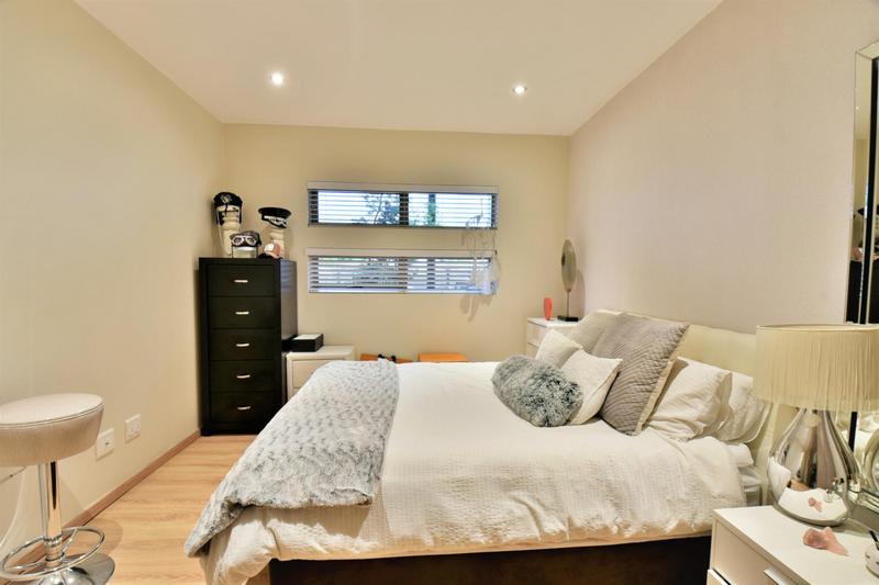 1 Bedroom Property for Sale in Morningside Gauteng
