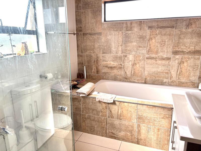 3 Bedroom Property for Sale in Midstream Ridge Gauteng
