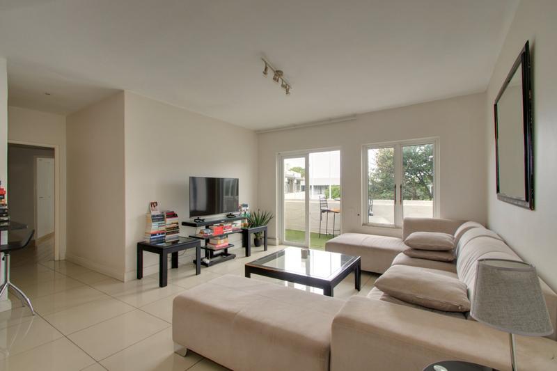 To Let 2 Bedroom Property for Rent in Illovo Gauteng