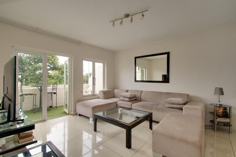 To Let 2 Bedroom Property for Rent in Illovo Gauteng