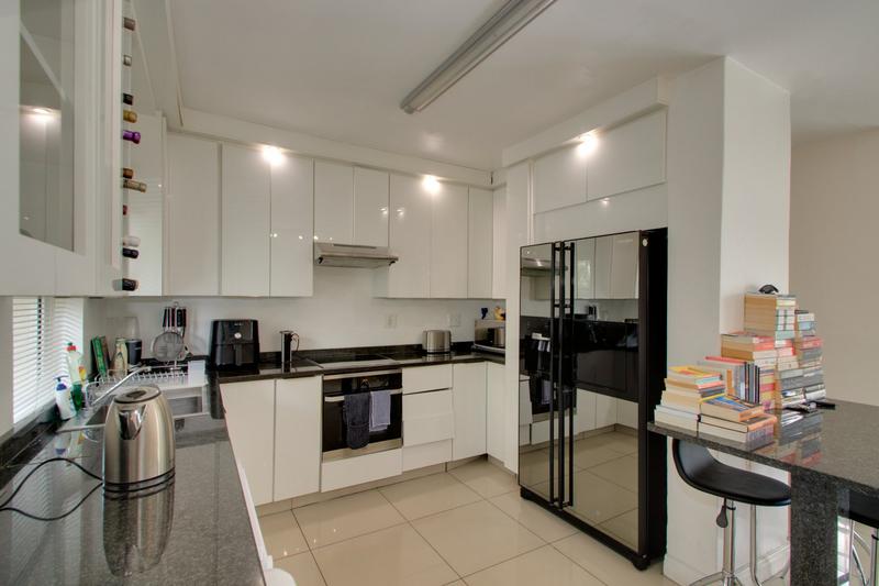 To Let 2 Bedroom Property for Rent in Illovo Gauteng