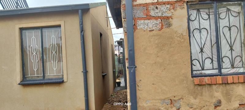 1 Bedroom Property for Sale in Tokoza Gauteng