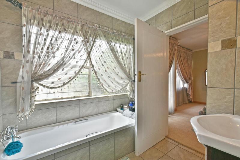 5 Bedroom Property for Sale in Meyersdal Gauteng