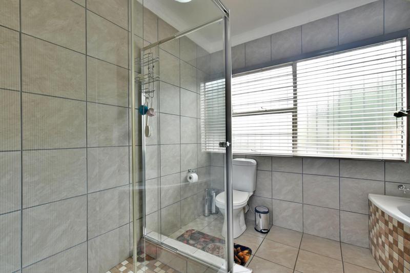 5 Bedroom Property for Sale in Meyersdal Gauteng