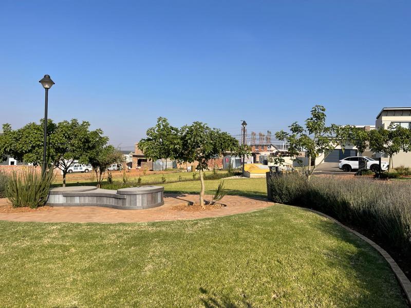 5 Bedroom Property for Sale in Midstream Estate Gauteng