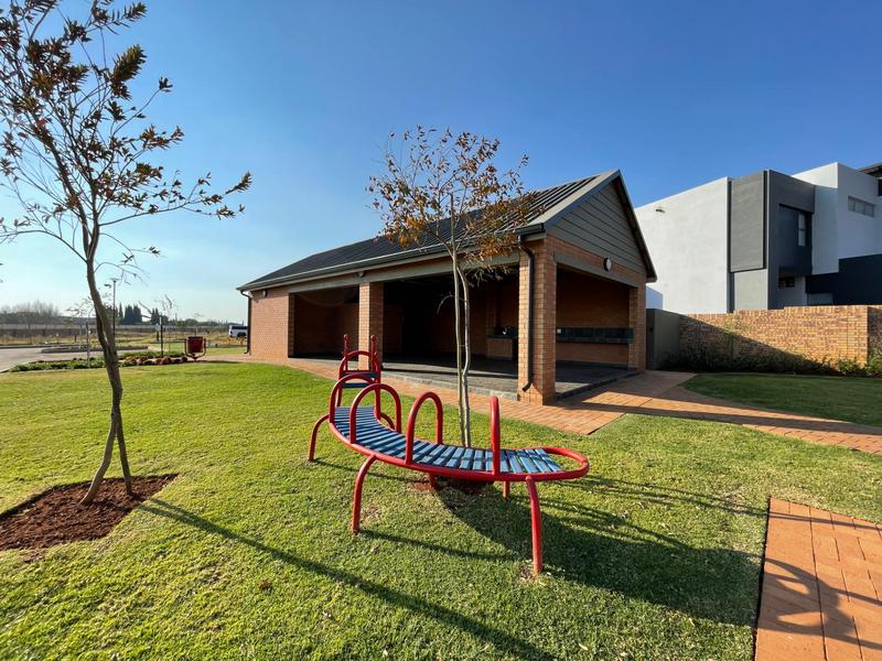 5 Bedroom Property for Sale in Midstream Estate Gauteng