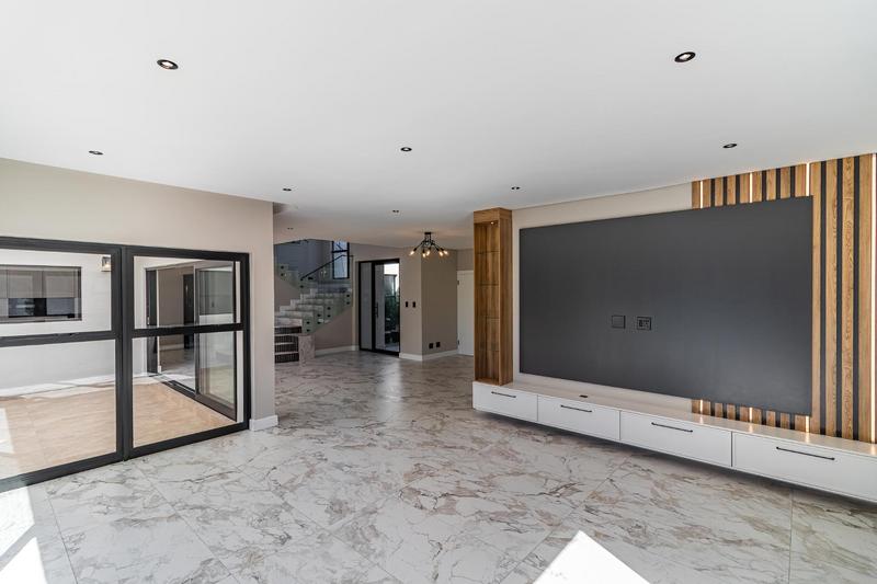 6 Bedroom Property for Sale in Midstream Estate Gauteng