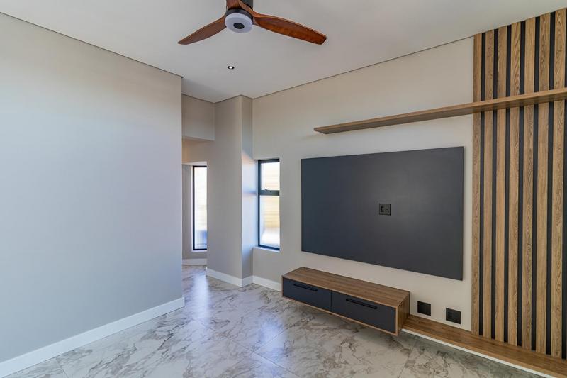 6 Bedroom Property for Sale in Midstream Estate Gauteng