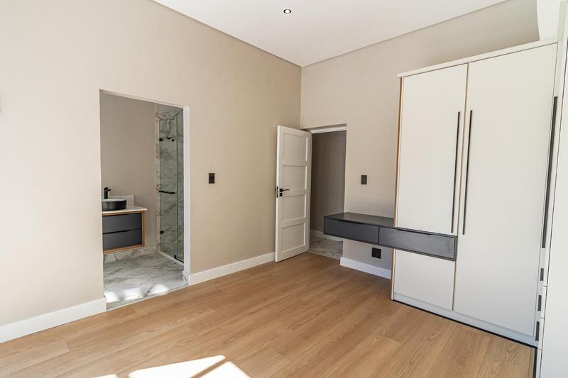 6 Bedroom Property for Sale in Midstream Estate Gauteng