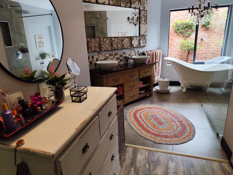 4 Bedroom Property for Sale in Midstream Ridge Gauteng