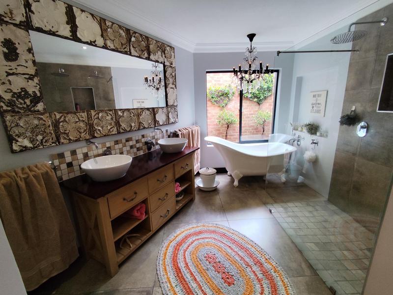 4 Bedroom Property for Sale in Midstream Ridge Gauteng