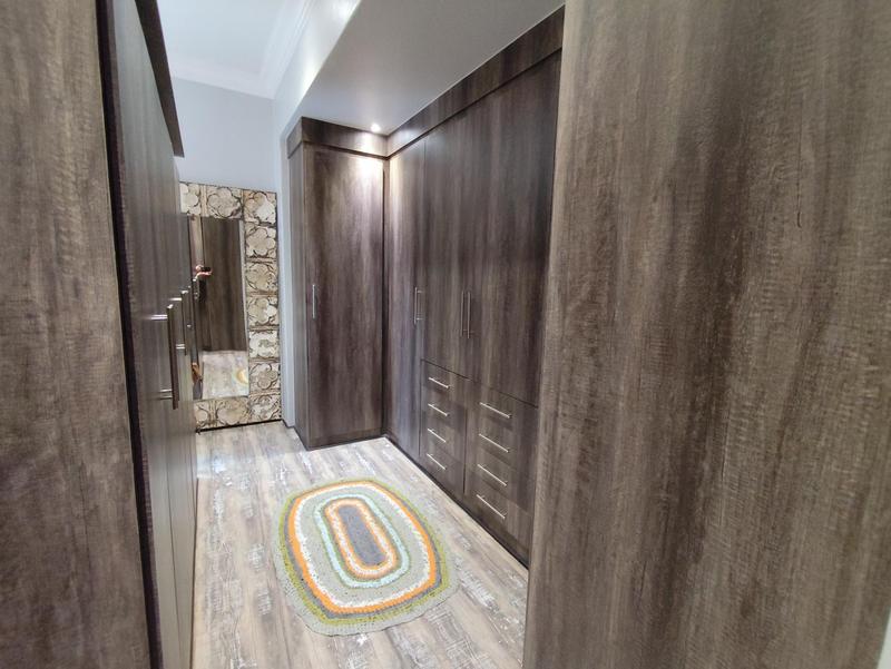 4 Bedroom Property for Sale in Midstream Ridge Gauteng