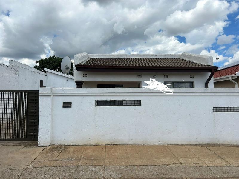2 Bedroom Property for Sale in Mapetla Gauteng