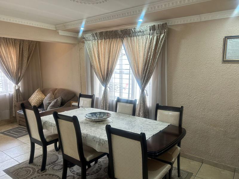 2 Bedroom Property for Sale in Mapetla Gauteng