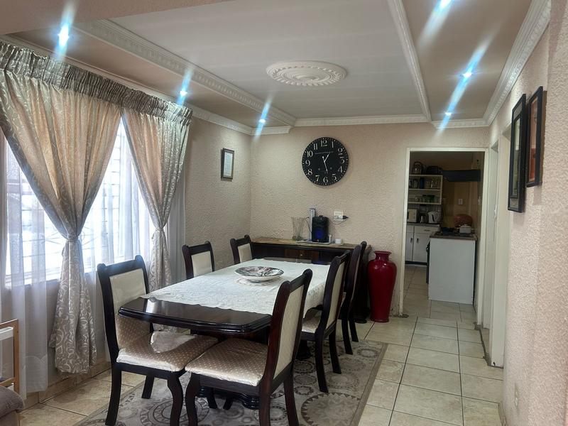 2 Bedroom Property for Sale in Mapetla Gauteng
