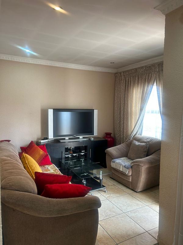 2 Bedroom Property for Sale in Mapetla Gauteng