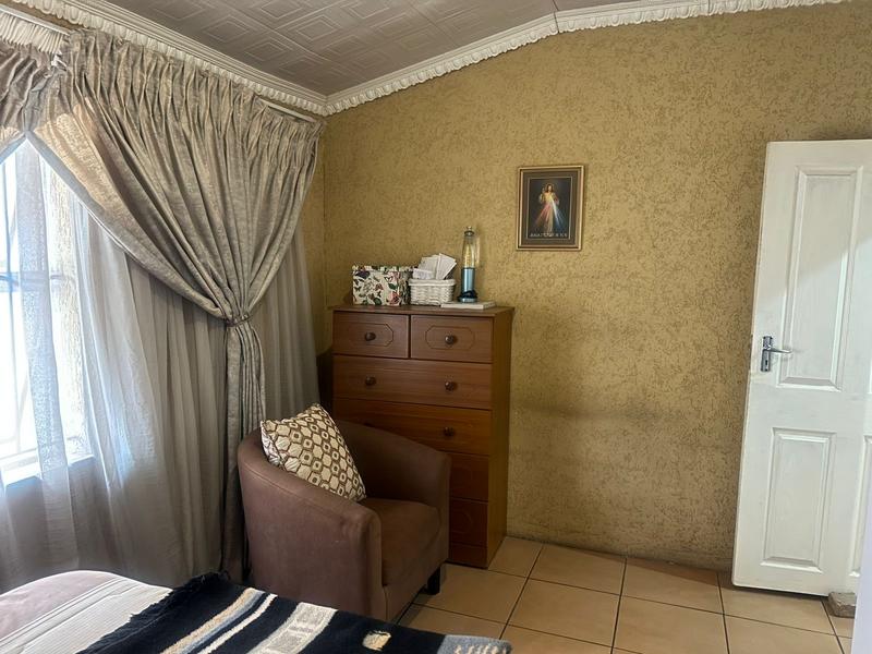 2 Bedroom Property for Sale in Mapetla Gauteng
