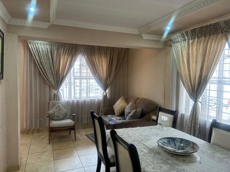 2 Bedroom Property for Sale in Mapetla Gauteng
