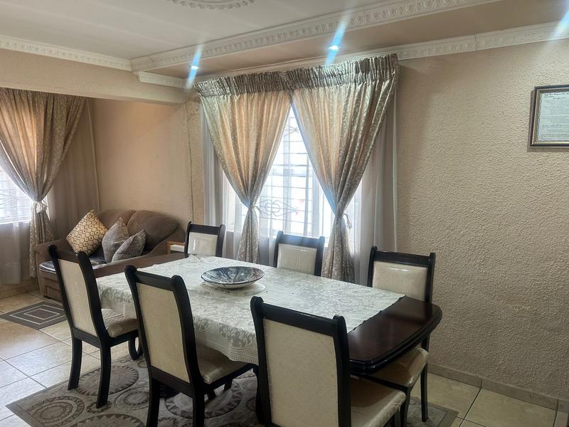 2 Bedroom Property for Sale in Mapetla Gauteng
