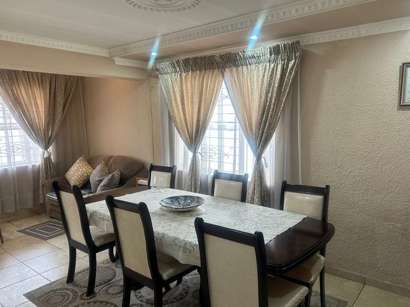 2 Bedroom Property for Sale in Mapetla Gauteng