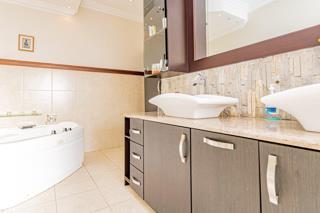 5 Bedroom Property for Sale in Meyersdal Eco Estate Gauteng