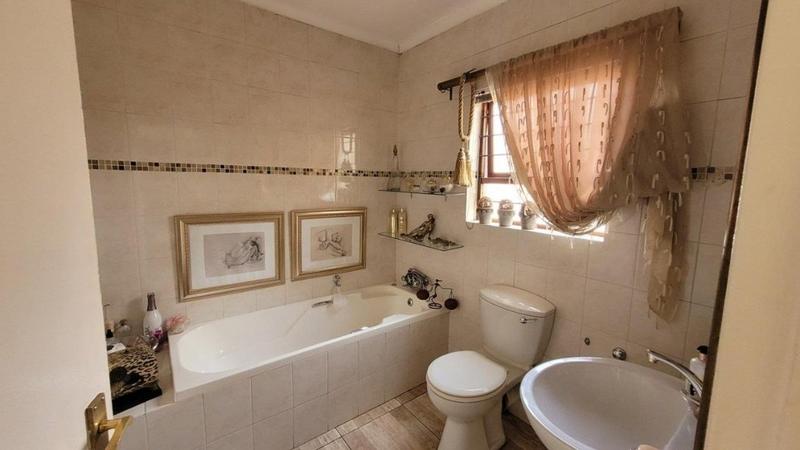 3 Bedroom Property for Sale in Vanderbijlpark SW 5 Gauteng
