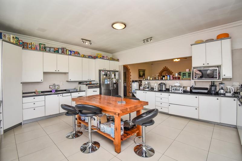 6 Bedroom Property for Sale in Florida Gauteng