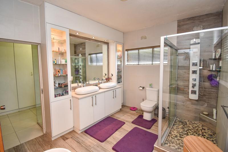 6 Bedroom Property for Sale in Florida Gauteng
