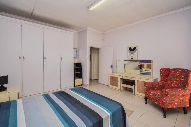 6 Bedroom Property for Sale in Florida Gauteng