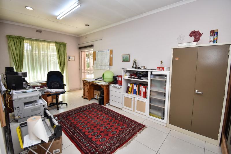 6 Bedroom Property for Sale in Florida Gauteng