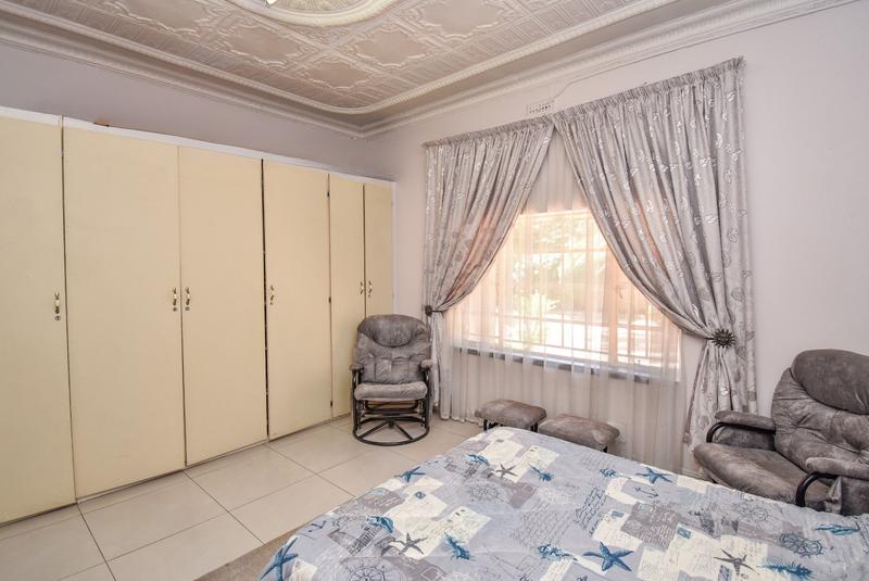 6 Bedroom Property for Sale in Florida Gauteng