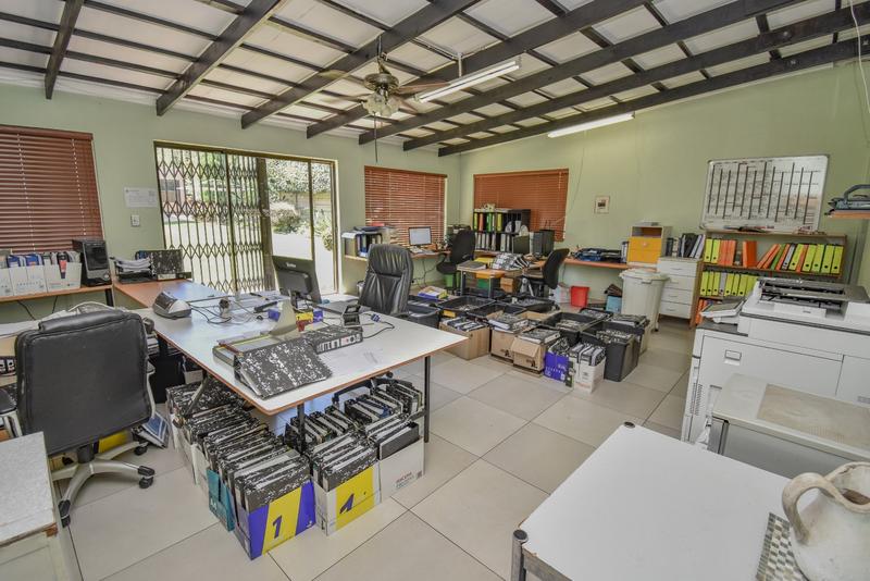 6 Bedroom Property for Sale in Florida Gauteng