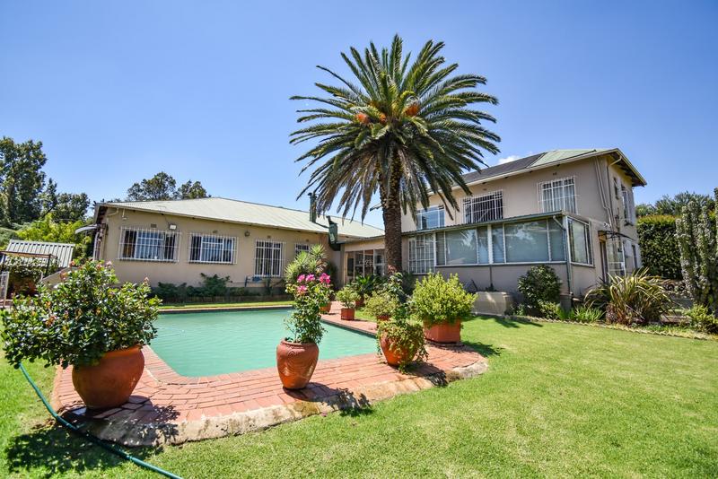 6 Bedroom Property for Sale in Florida Gauteng